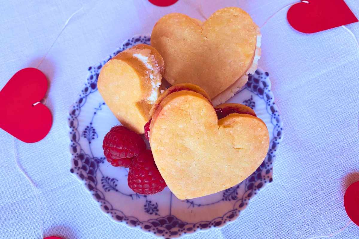 Recipe: Sweet Sweetheart Sandwiches